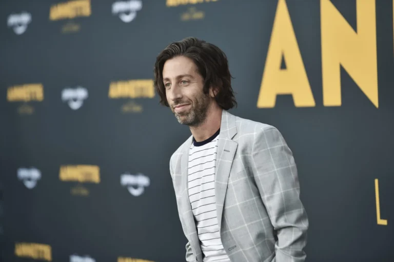 simon helberg